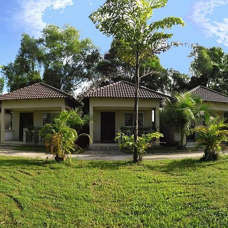The Moonflower Bungalow Hotel Sihanoukville Exterior photo